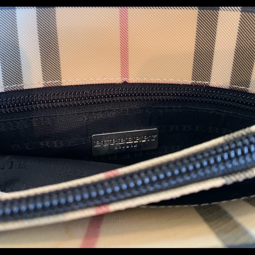Burberry Nova Check Canvas Bag with Black Trim. - Picture 3 of 5